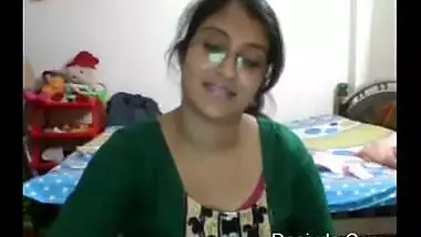 Sexy figure young bhabhi exposing her asset 2