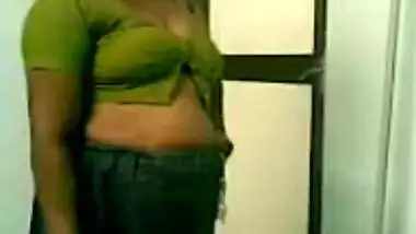 Mature Bhabhi Changing Bra - Movies.