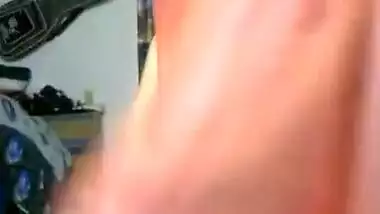 Desi babe aaliah on cam in saree without blouse shows boob pussy and ass