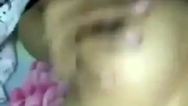Cute Lankan Girl Showing Boobs