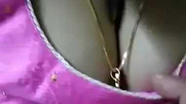 Beautiful Bhabhi Hot Cleavage – Movies
