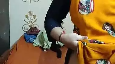 Super Hot Look Indian Call Girl Shows boobs and Blowjob