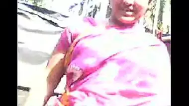Aunty Cleaning Pussy