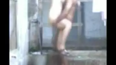 Bhabhi devar having an open shower sex