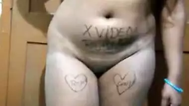 Indian babe shows
