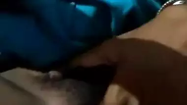 Super horny Village Bhabhi fingering hard 1