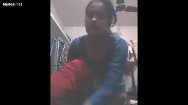 Sexy bhabhi showing her boobs new