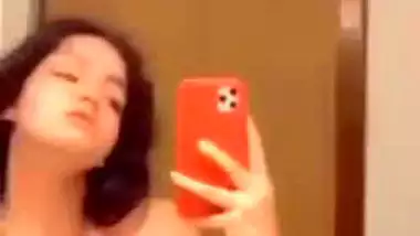 Sexy GF nude pics and viral nude videos spread