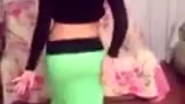 Non Nude Indian Desi Teen Girl Belly Dance Shaking Ass