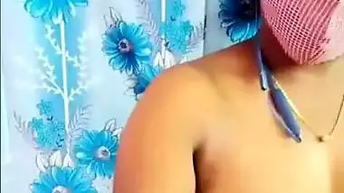 Stripchat Tamil girl Aarthi naked boobs showing