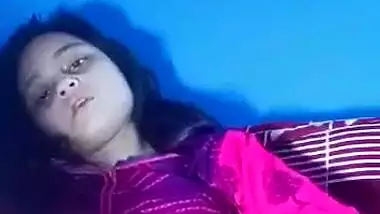 Bangladeshi Chittagong girl fingering her cunt on cam