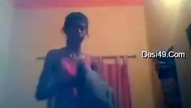 Nice Desi girl prepares for a date hoping to enjoy sex tonight