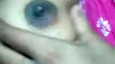 Desi girl playing with her bobs