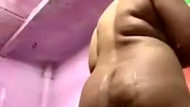 Desi cute girl nude bath