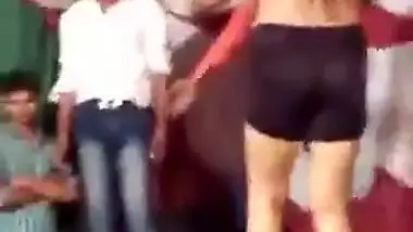 Nude stage dance