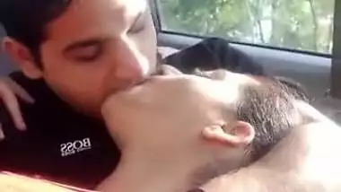 Indian college lovers car romance sex