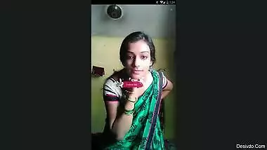 Reema seducing her bf in live chat