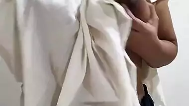Indian Mallu In Girl Playing With Her Boobs