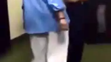 Pakistani police man dacing with raand