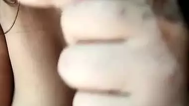 Marathi Bhabhi in green saree milky her tits