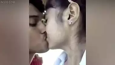 Outdoor kiss