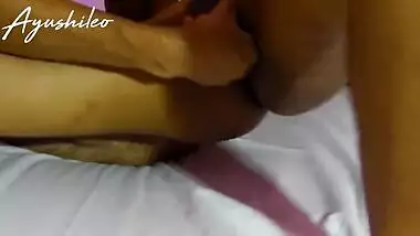 Sri lankan horny girl rubbing pussy orgasm මෑ මල අතගාල දුන්නු සැප