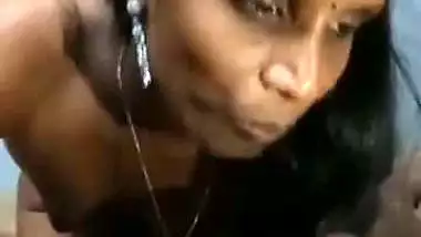Village lady gives a crazy Tamil blowjob to her lover