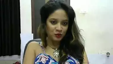 Desi slut takes her blue sex dress off but them shows XXX masturbation