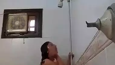 Beautiful Bigboob Paki Girl Showing And Bathing