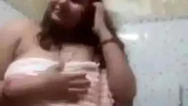 Video call with BF becomes hotter as Desi cutie shows him XXX sex assets