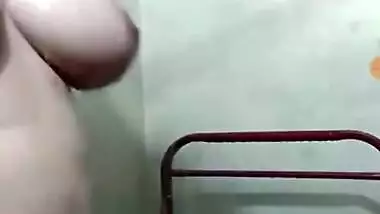 Desi aunty hot bath