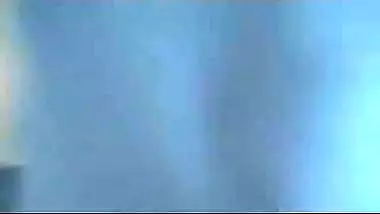 Indian sex porn video of a desi bhabhi giving a nice blowjob to lover