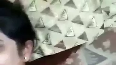 Guy records his sexy, nude GF’s Punjabi sex MMS