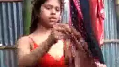 Hot Bengali Chick Showing Her Sexy Pussy