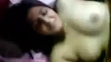 22 shy hot aunty boobs view