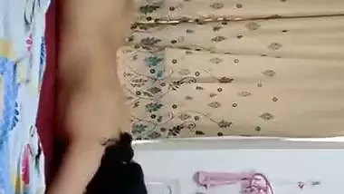 One of the best Indian sex videos of a cuckold and his wife