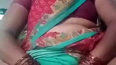 Mature Tamil sex aunty spreading pussy in mood
