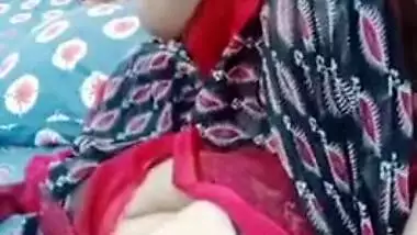 Beautiful Pakistani girl nude sex show