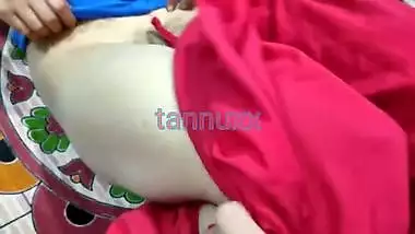 Guy masturbates Desi's asshole with a veggie before XXX stretching