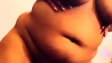 Big-boobed Indian XXX wife shows her juicy nude body