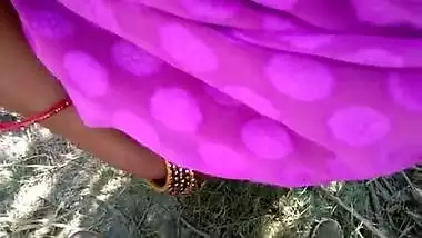 Desi sasur fucks his bahu outdoors on the farm