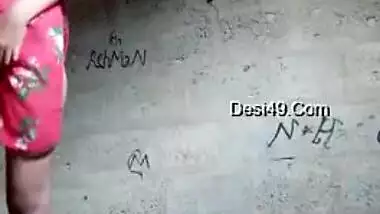 Man makes XXX video of his cute Desi girlfriend dressing after sex