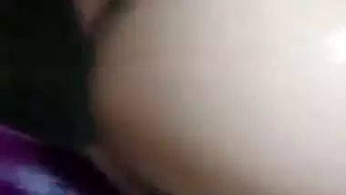 Indiazinha rebolando no consolo, com todo respeito mas é um rabetão ️ adoro fuder ela