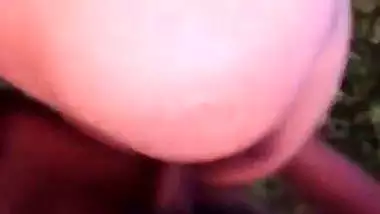 Horny young couple’s kinky outdoor sex under the open sky