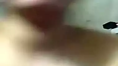 Bangladeshi shy girl showing boobs on video call