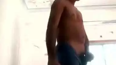 Desi babe with XXX body enjoys oral sex but refuses chudai blowjob