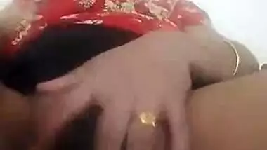 Mature pussy show video recorded for auntieâ€™s online friend