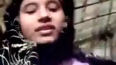 Muslim Desi wife needs XXX watchers to appreciate her shaved pussy