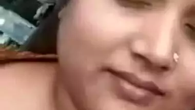 Bangladeshi Bhabhi showing her big boobies on VC