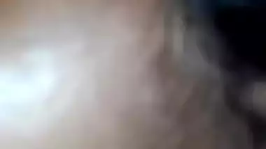 Close-up XXX video of Desi who has dick serving her pussy in MMS clip